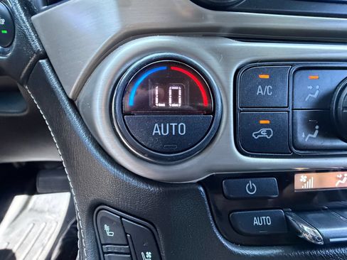 Used 2019 GMC Yukon Denali RWD image 17