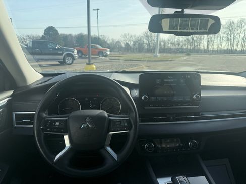 Used 2022 Mitsubishi Outlander SEL image 14