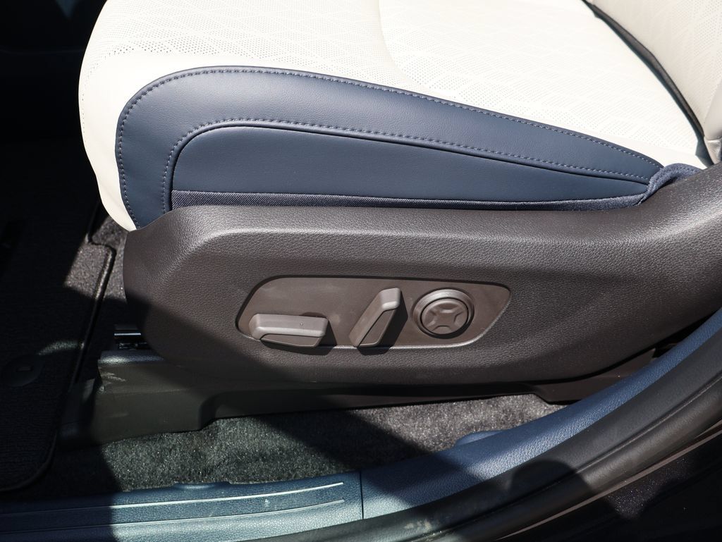 New 2026 Kia Carnival SX w/ SX Dark Edition Package FWD image 19