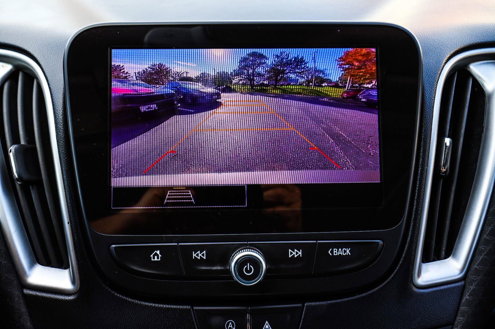 Used 2023 Chevrolet Malibu LT FWD image 9