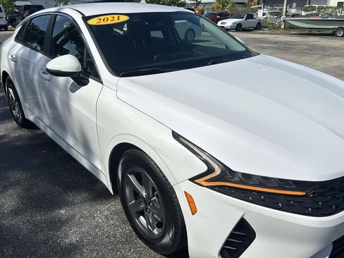 Used 2021 Kia K5 LXS FWD image 3