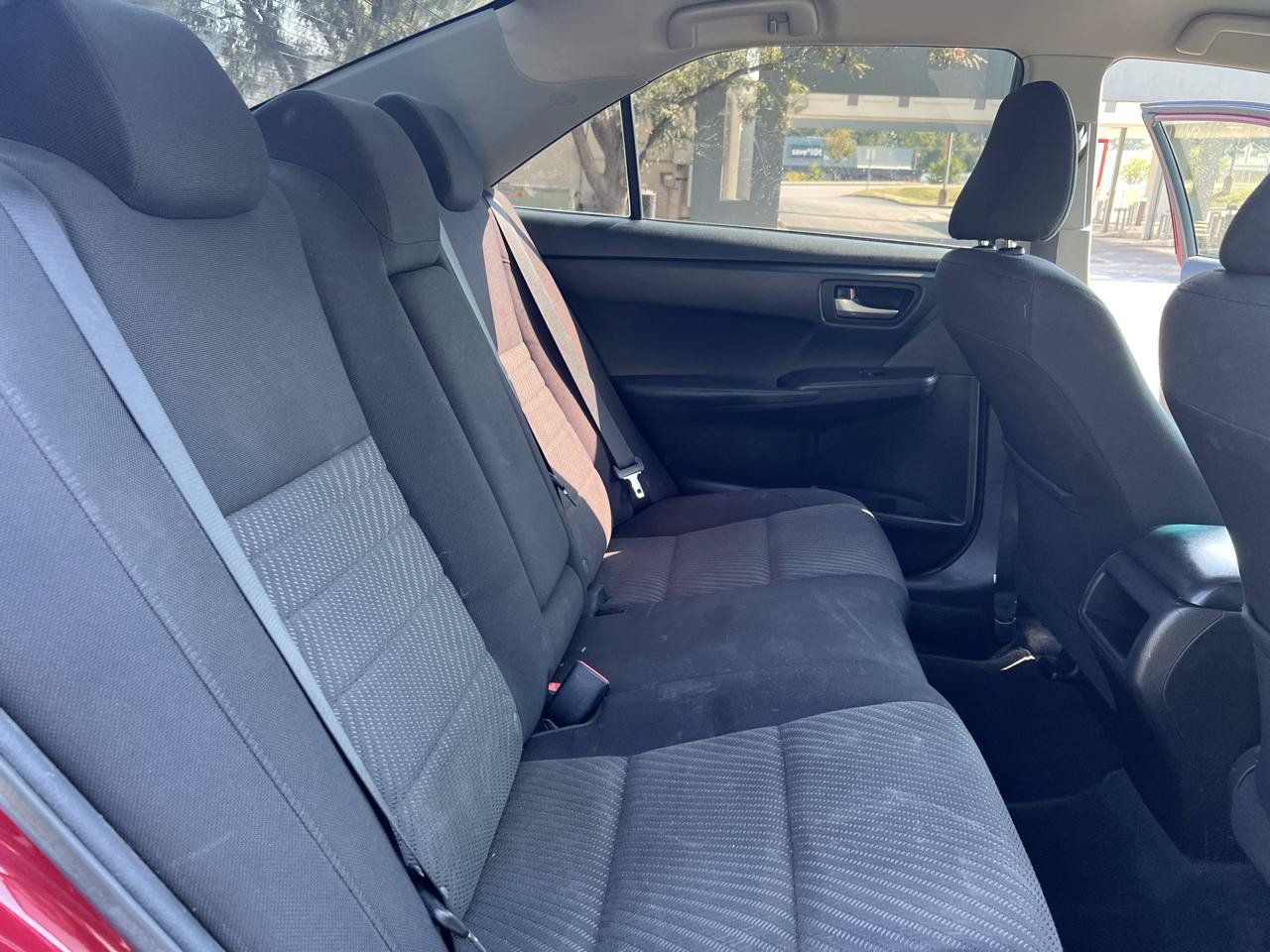 Used 2017 Toyota Camry LE FWD image 29