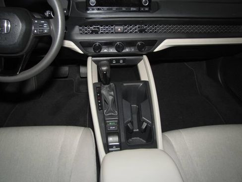 Certified 2025 Honda Accord LX image 14