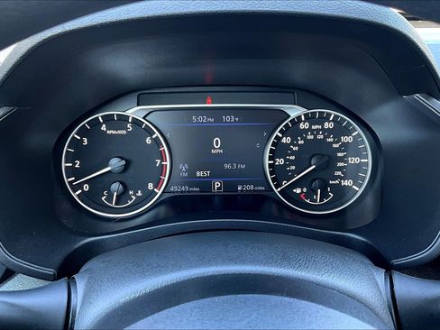 Used 2025 Nissan Altima 2.5 SV FWD image 14