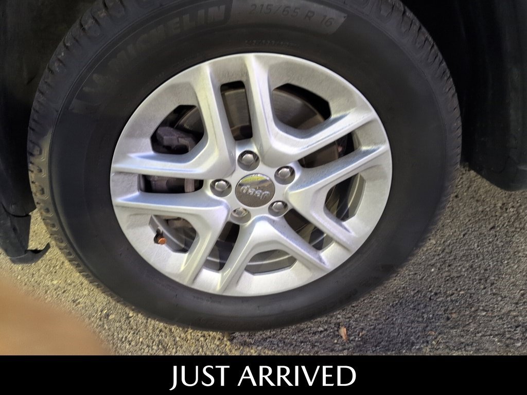 Used 2019 Jeep Compass Sport w/ Tech Group FWD image 7