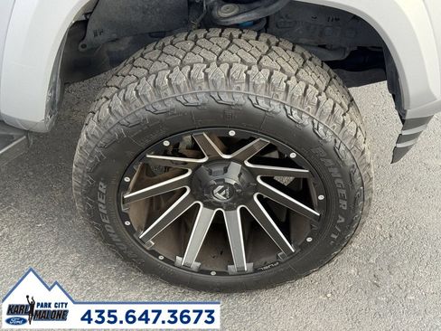 Used 2019 Toyota Tacoma TRD Sport image 7