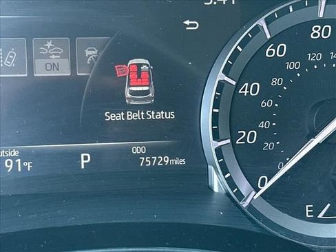 Used 2022 Toyota Highlander XLE FWD image 24