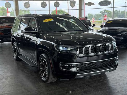 Used 2024 Jeep Wagoneer Series III AWD/4WD image 1