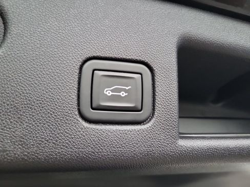 Used 2023 Chevrolet Equinox LT AWD/4WD image 10