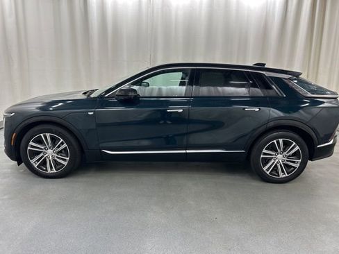 Used 2024 Cadillac Lyriq Luxury image 3