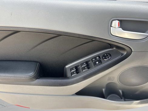 Used 2017 Kia Forte LX FWD image 19