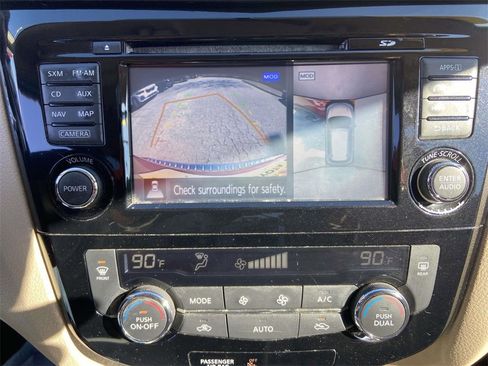 Used 2016 Nissan Rogue SL w/ SL Premium Package image 21