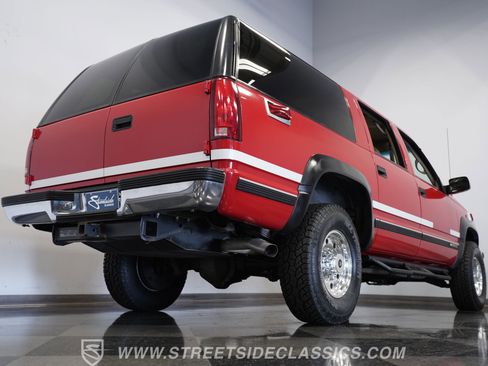 Used 1999 Chevrolet Suburban 2500 w/ Preferred Equipment Group 2 image 30