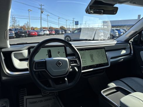 Used 2024 Rivian R1S Adventure image 10