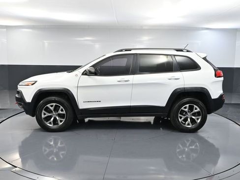 Used 2015 Jeep Cherokee Trailhawk AWD/4WD image 9
