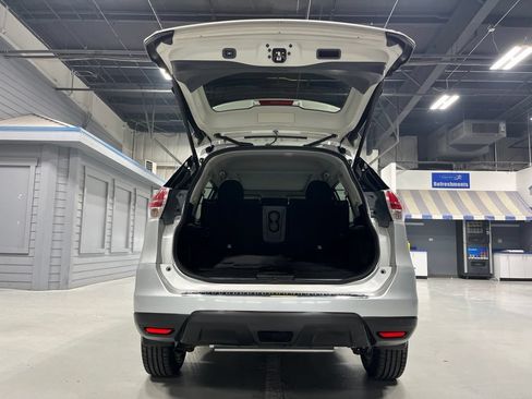 Used 2015 Nissan Rogue SV w/ SV Premium Package AWD/4WD image 9
