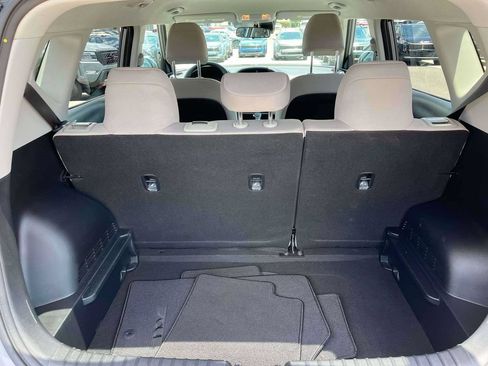 Used 2025 Kia Soul LX w/ LX Technology Package FWD image 7