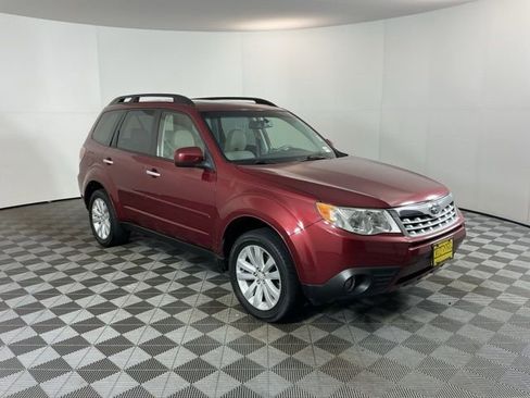 Used 2011 Subaru Forester 2.5X Limited image 3