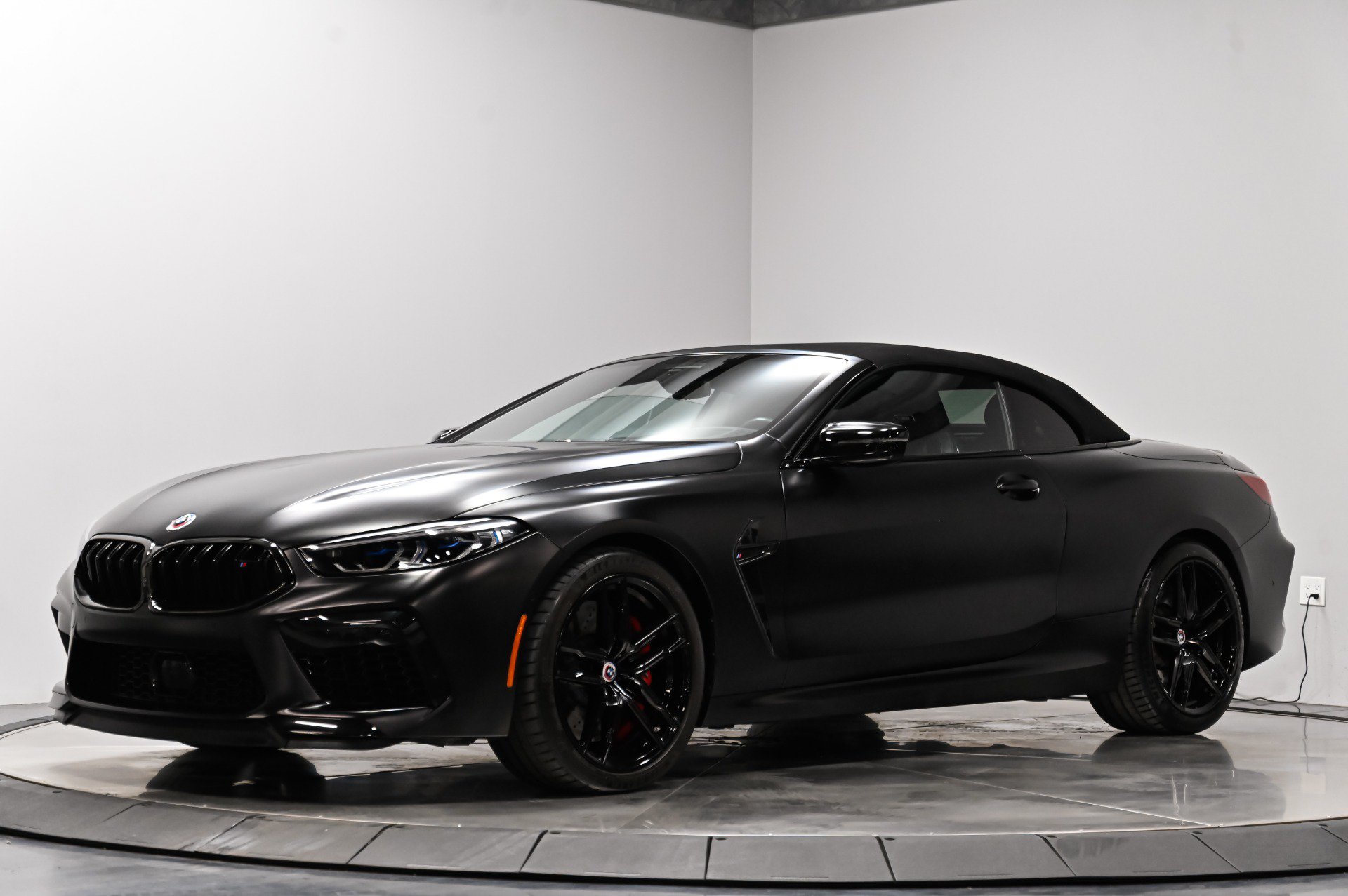 Used 2023 BMW M8 Competition AWD/4WD image 3
