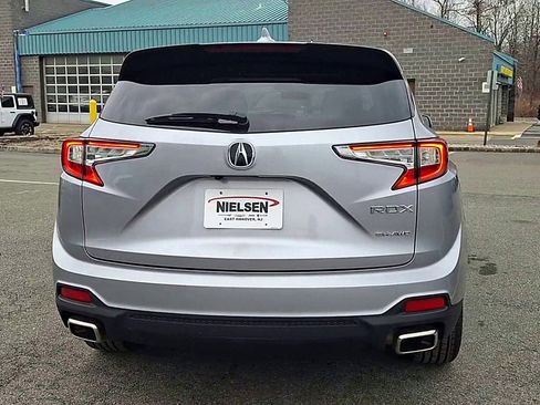Used 2023 Acura RDX SH-AWD image 7