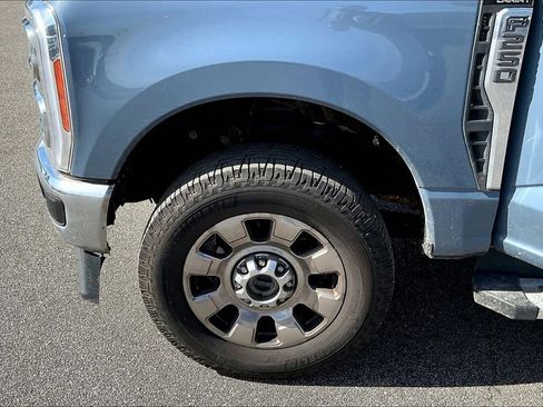 Used 2023 Ford F250 Lariat w/ Chrome Package image 9