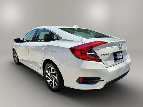 Used 2018 Honda Civic EX image 3