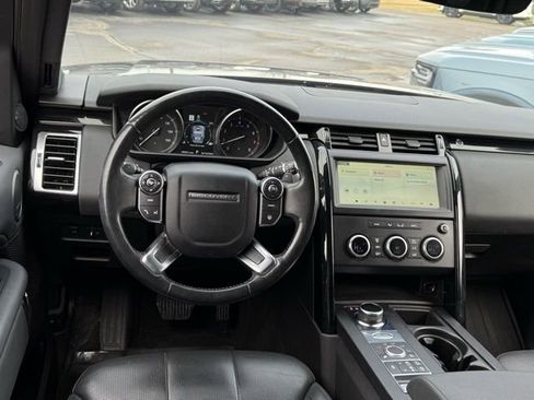 Used 2018 Land Rover Discovery SE image 8