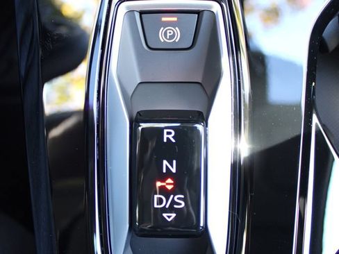 Used 2025 Audi Q5 Premium Plus w/ Premium Plus AWD/4WD image 32