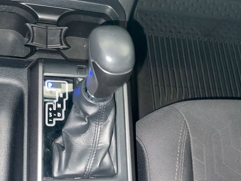 Used 2018 Toyota Tacoma TRD Sport AWD/4WD image 19
