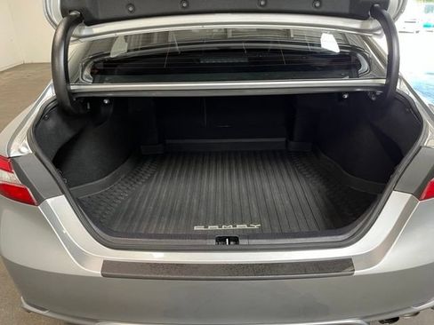 Used 2020 Toyota Camry SE AWD/4WD image 16