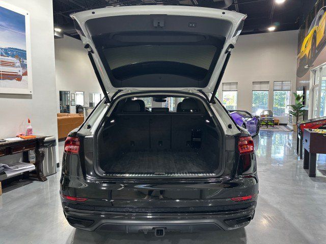 Used 2020 Audi Q8 Prestige AWD/4WD image 38