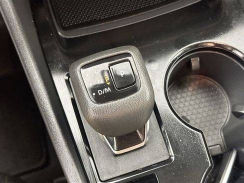 Used 2025 Nissan Rogue SV AWD/4WD image 14