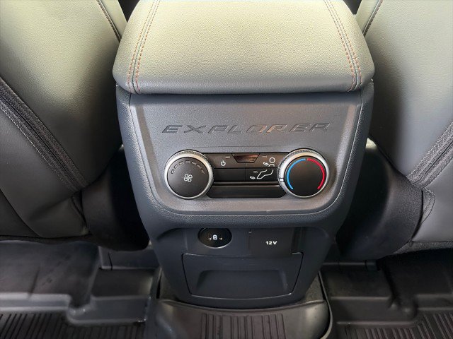 Used 2026 Ford Explorer Active AWD/4WD image 25