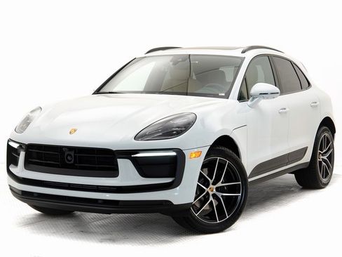 New 2025 Porsche Macan image 1