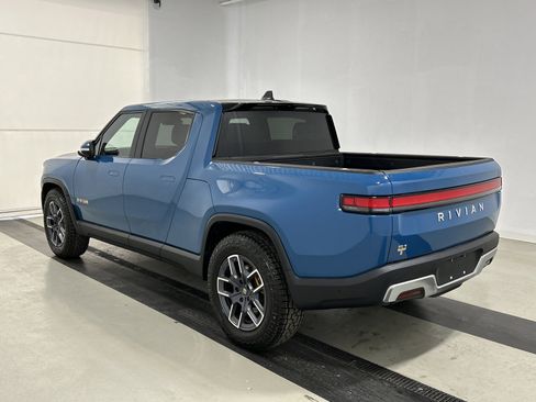 Used 2023 Rivian R1T Adventure image 3