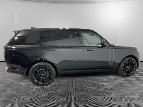 New 2025 Land Rover Range Rover Long Wheelbase SE image 6