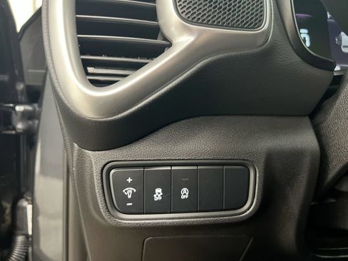 Used 2023 Kia Soul LX w/ LX Technology Package FWD image 18