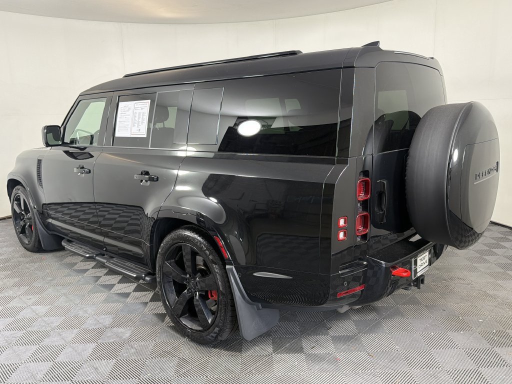 Used 2025 Land Rover Defender 130 X-Dynamic SE AWD/4WD image 3