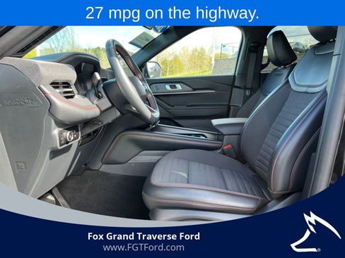 Certified 2025 Ford Explorer ST-Line AWD/4WD image 4