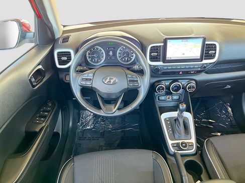 Used 2022 Hyundai Venue Limited FWD image 22