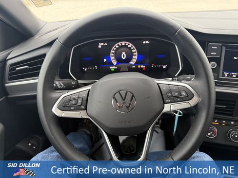 Used 2024 Volkswagen Jetta Sport image 12