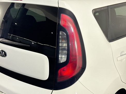 Used 2018 Kia Soul image 32