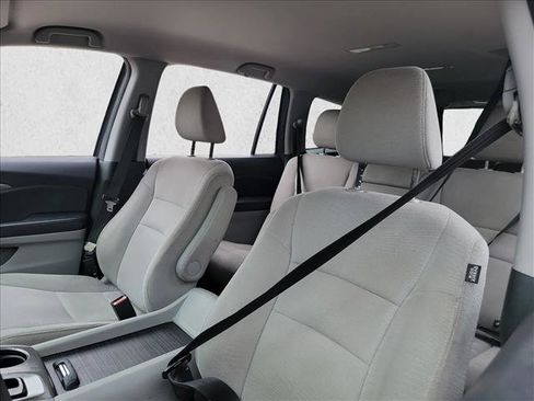 Used 2016 Honda Pilot LX image 13