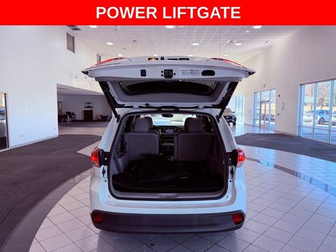 Used 2018 Toyota Highlander XLE image 8