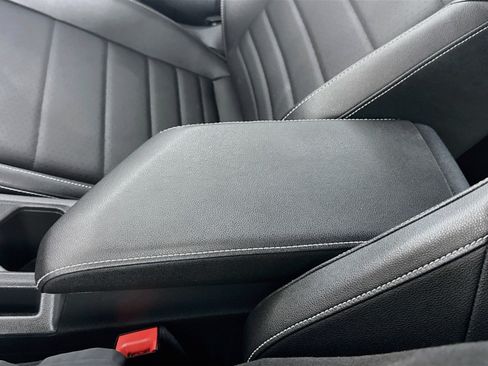 Used 2024 Volkswagen Jetta SE FWD image 18