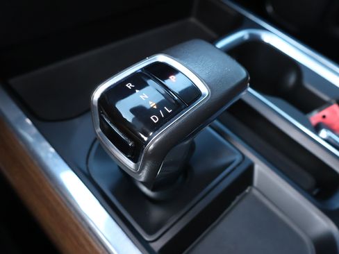 Used 2022 Chevrolet Silverado 1500 High Country w/ High Country Premium Package AWD/4WD image 23