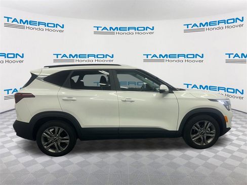 Used 2023 Kia Seltos S w/ Navigation Package image 6