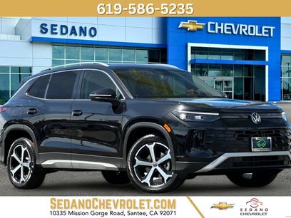 Used 2025 Volkswagen Tiguan SE
