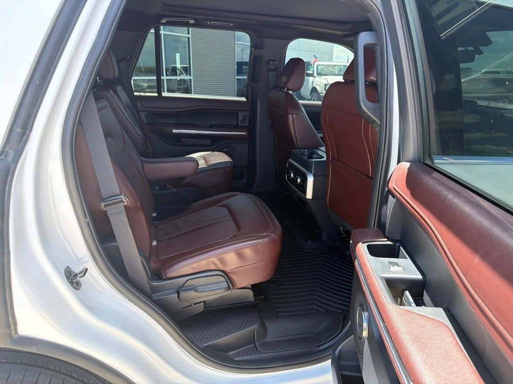Used 2023 Ford Expedition Limited AWD/4WD image 26