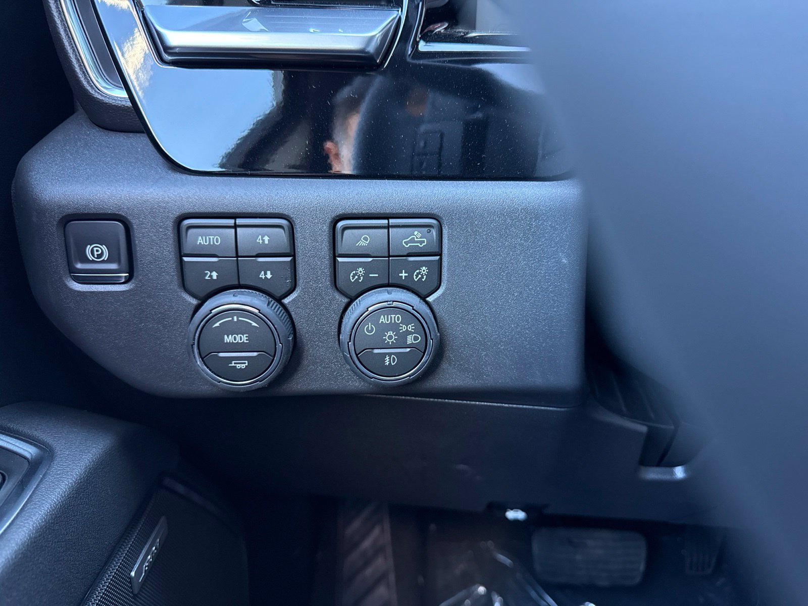 New 2026 Chevrolet Silverado 1500 RST w/ RST All Star Premium Package AWD/4WD image 34